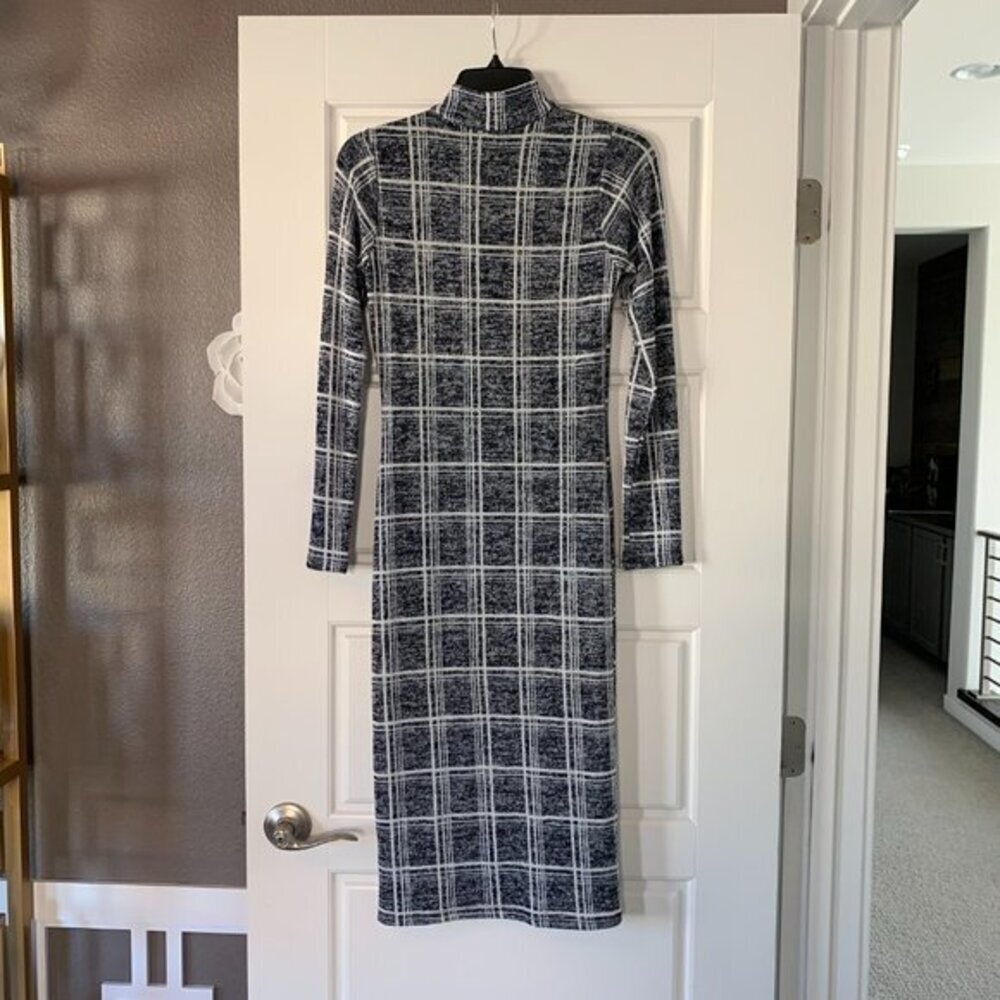 La Ropas Long Sleeve Plaid Midi Dress - Picture 2 of 7